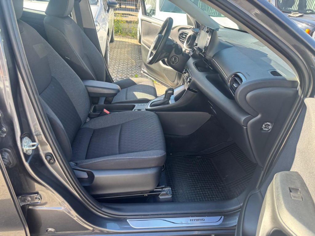 TOYOTA Yaris 1.5 Hybrid 5 porte Lounge - 16