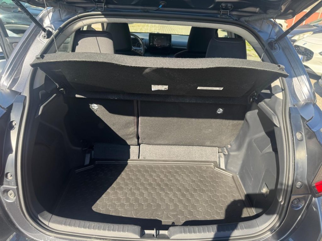 TOYOTA Yaris 1.5 Hybrid 5 porte Lounge - 20
