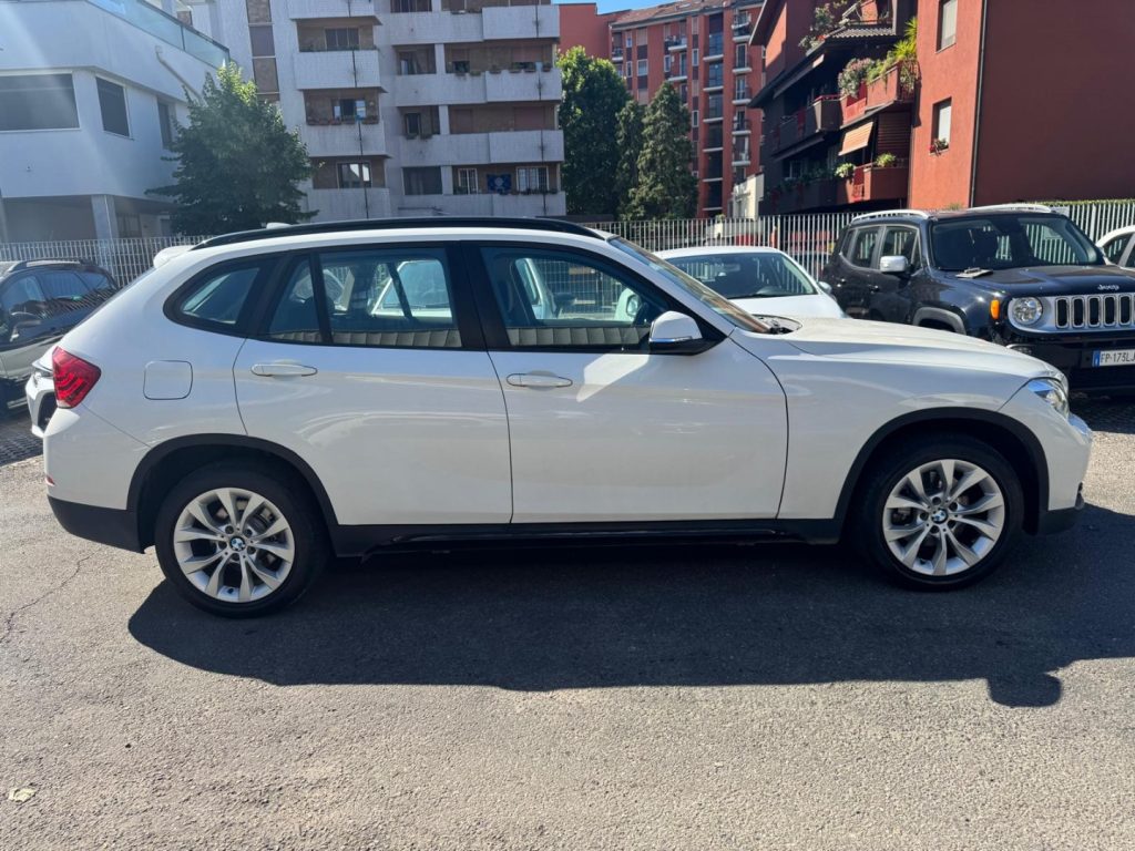 BMW X1 sDrive16d Sport Line - 4