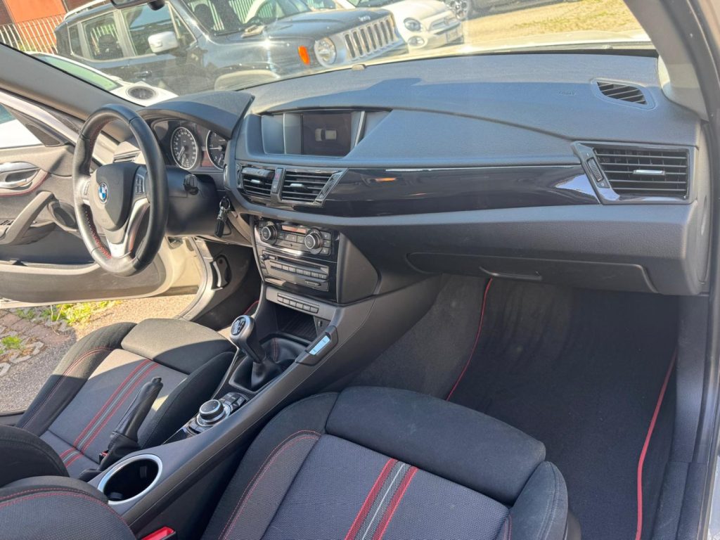BMW X1 sDrive16d Sport Line - 9
