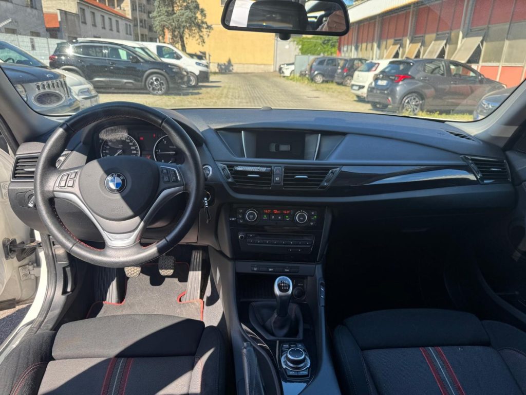 BMW X1 sDrive16d Sport Line - 10