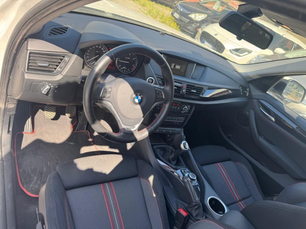 BMW X1 sDrive16d Sport Line - 19