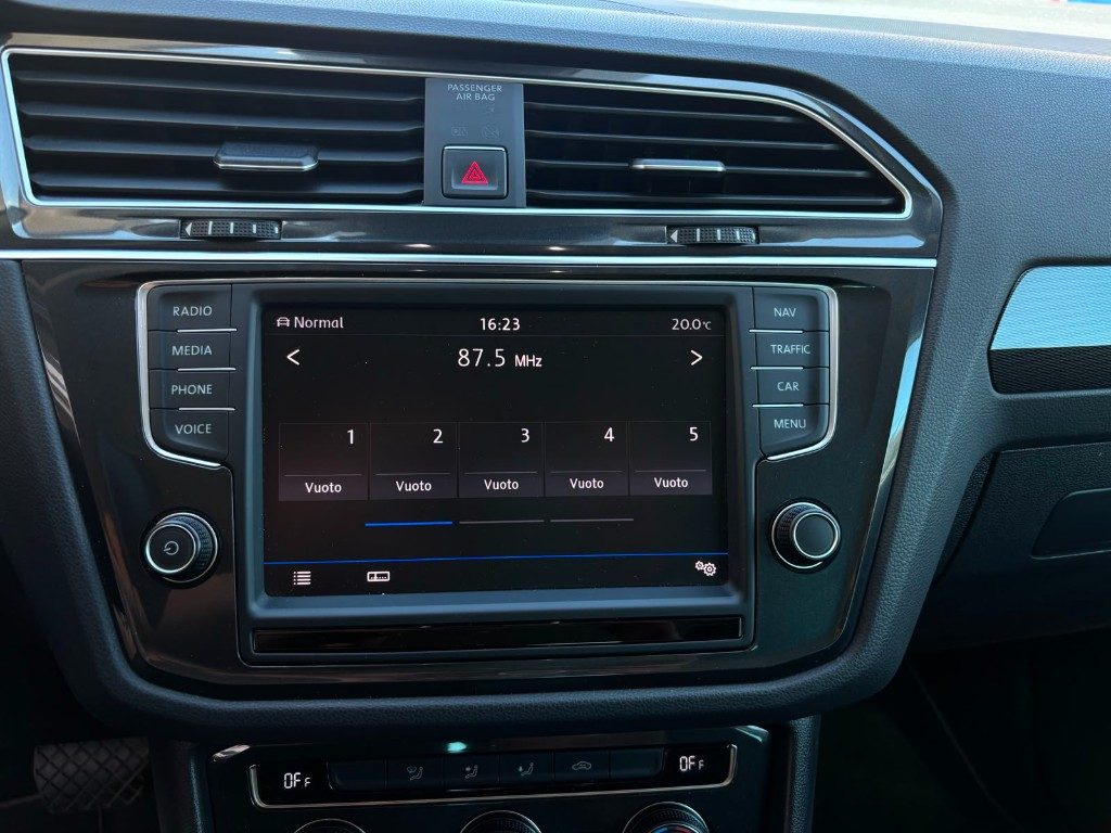 VOLKSWAGEN Tiguan 2.0 TDI SCR DSG 4MOTION - 17