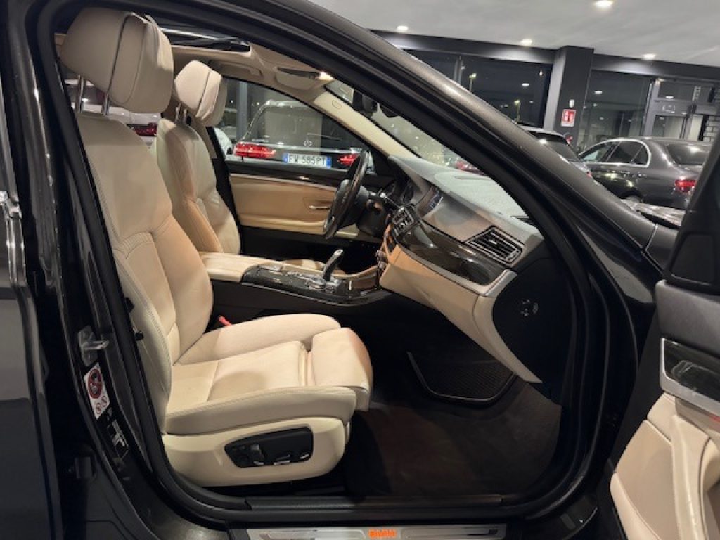 Clicca per ingrandire 520 - d xDrive Luxury Line/TETTO PANORAMICO
