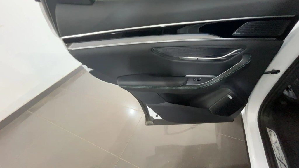 BYD Seal U DMi 1.5 218 CV PHEV Boost - 14