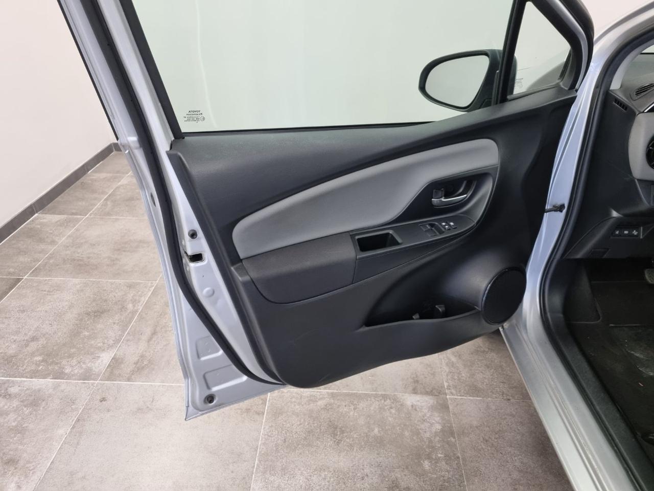 TOYOTA Yaris 1.5 Hybrid 5 porte Active - 15