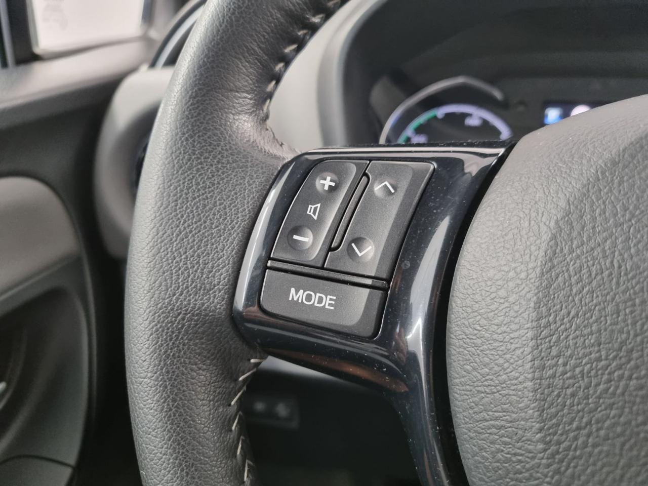 TOYOTA Yaris 1.5 Hybrid 5 porte Active - 17
