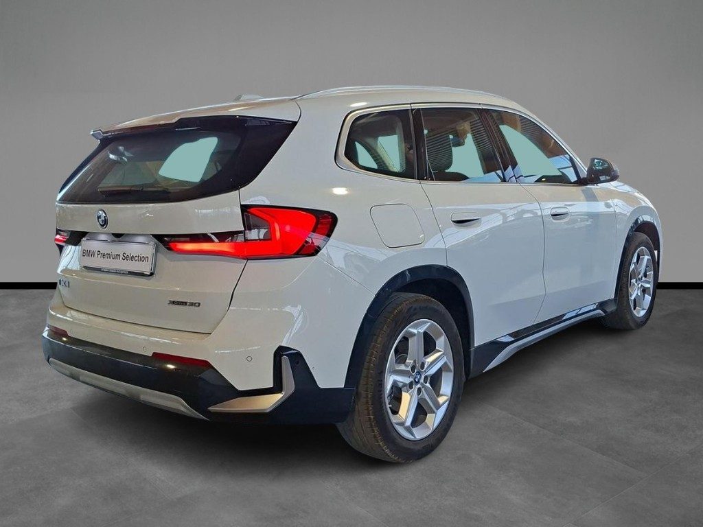 BMW iX1 xDrive 30 xLine - 15
