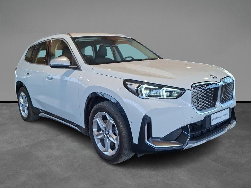 BMW iX1 xDrive 30 xLine - 16