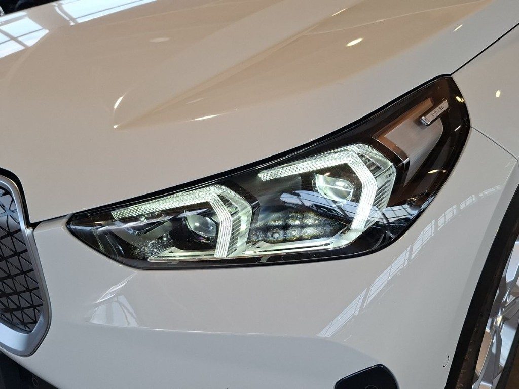 BMW iX1 xDrive 30 xLine - 6