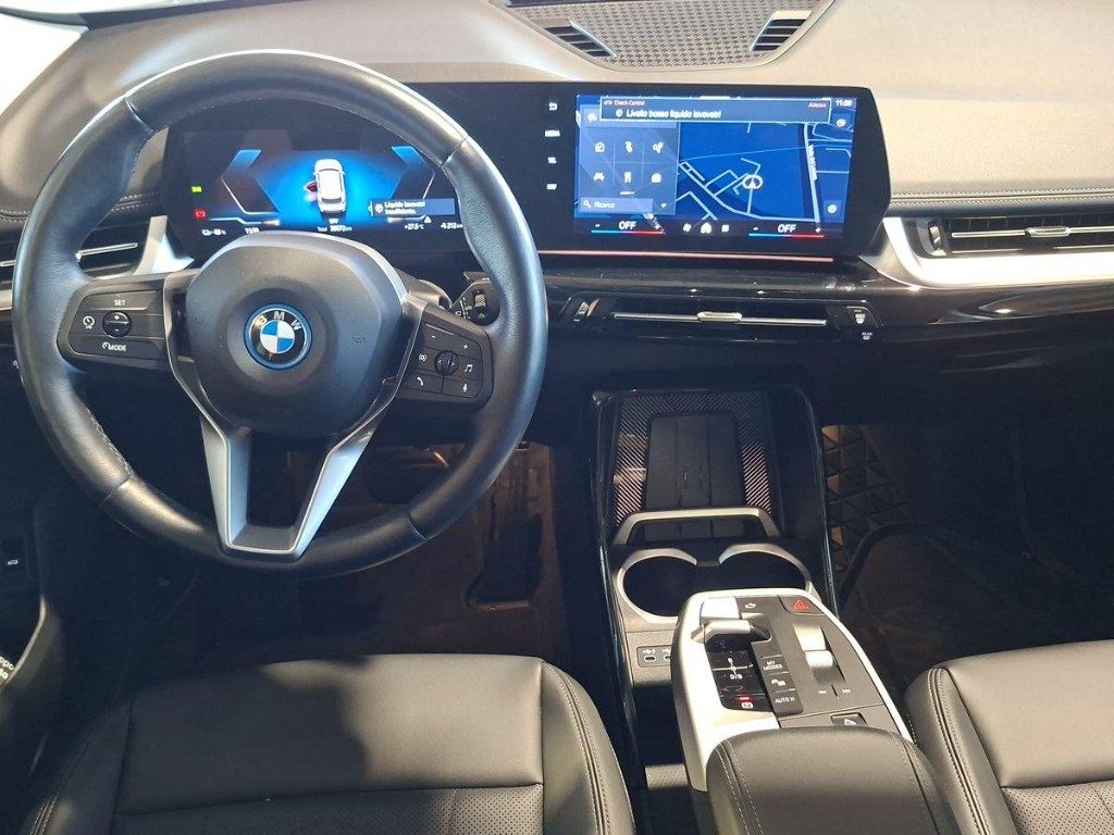BMW iX1 xDrive 30 xLine - 8