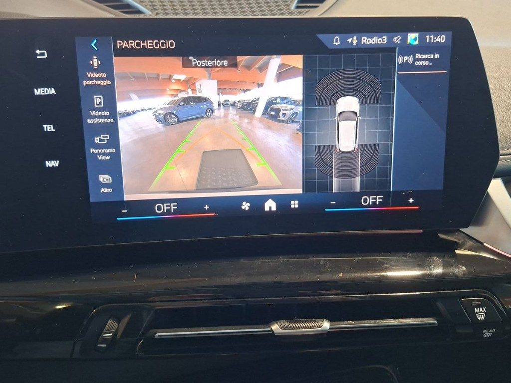 BMW iX1 xDrive 30 xLine - 11