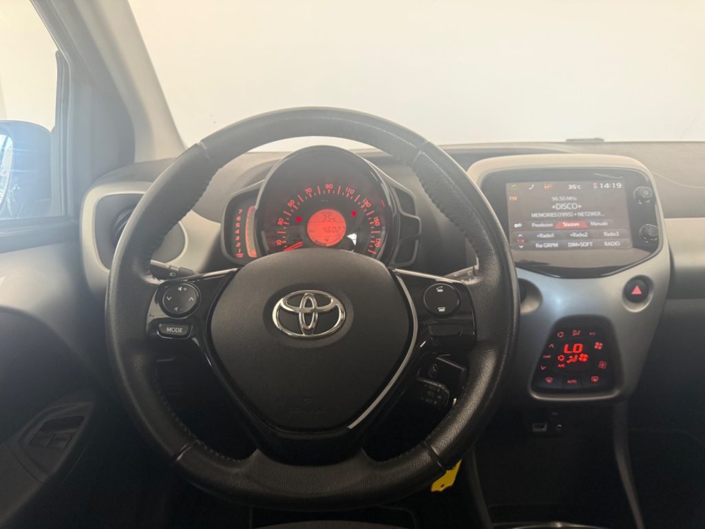 TOYOTA Aygo 1.0 VVT-i 69 CV 5 porte x-wave - 10