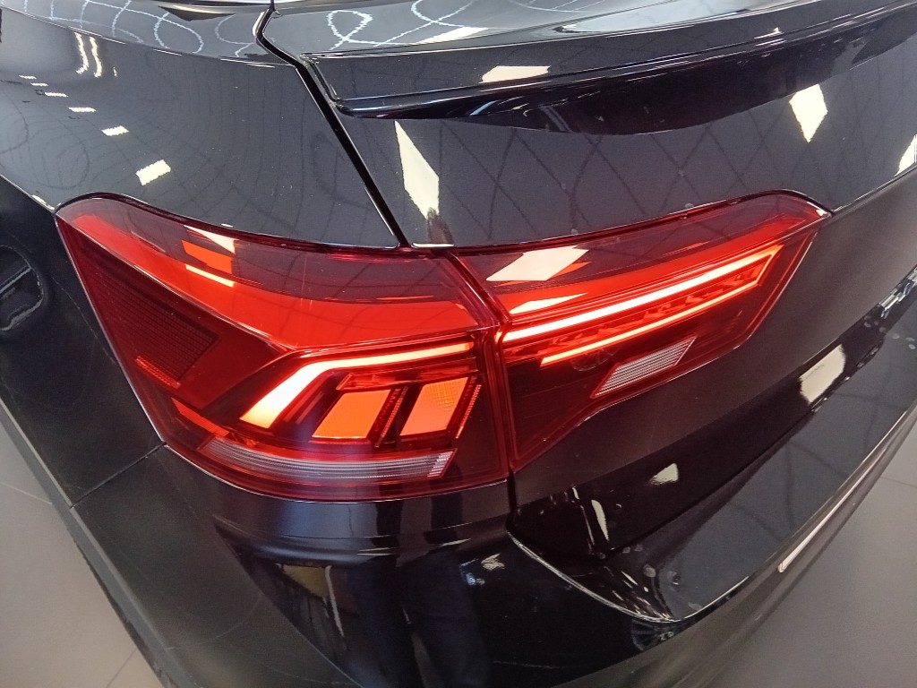 Clicca per ingrandire T-Roc - Cabriolet 1.5 TSI ACT DSG R-LINE