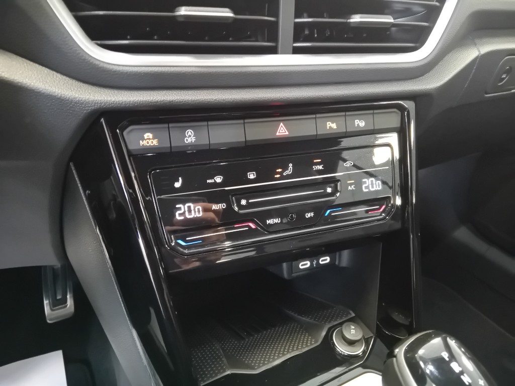 Clicca per ingrandire T-Roc - Cabriolet 1.5 TSI ACT DSG R-LINE