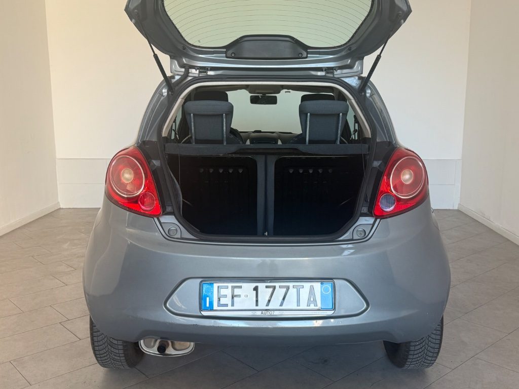 FORD Ka+ 1.2 8V 69CV Titanium - 5