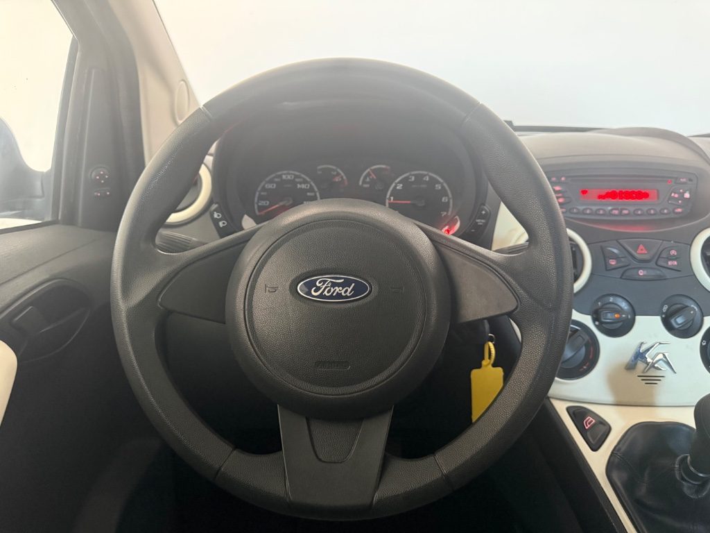 FORD Ka+ 1.2 8V 69CV Titanium - 8
