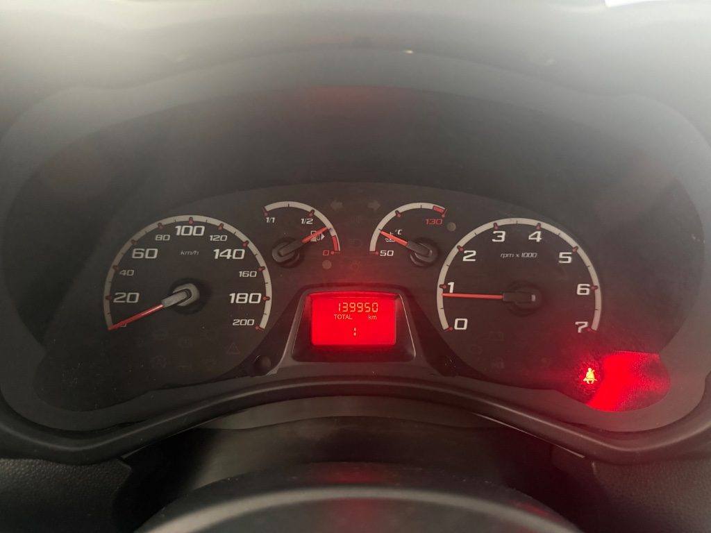 FORD Ka+ 1.2 8V 69CV Titanium - 14
