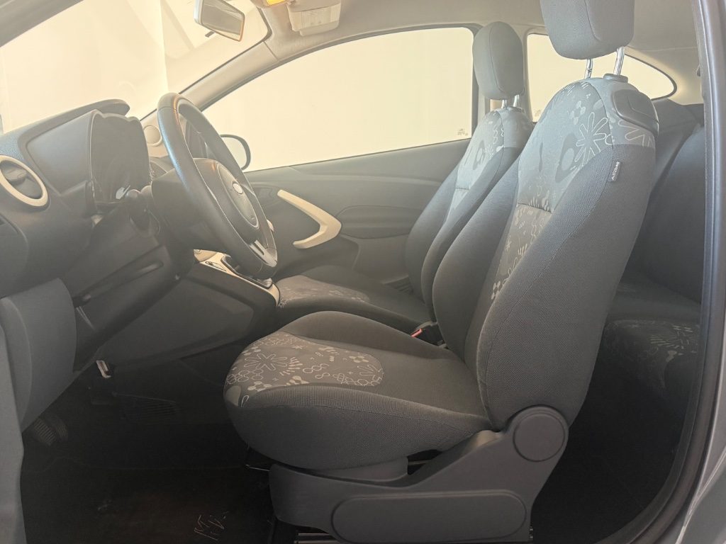 FORD Ka+ 1.2 8V 69CV Titanium - 16