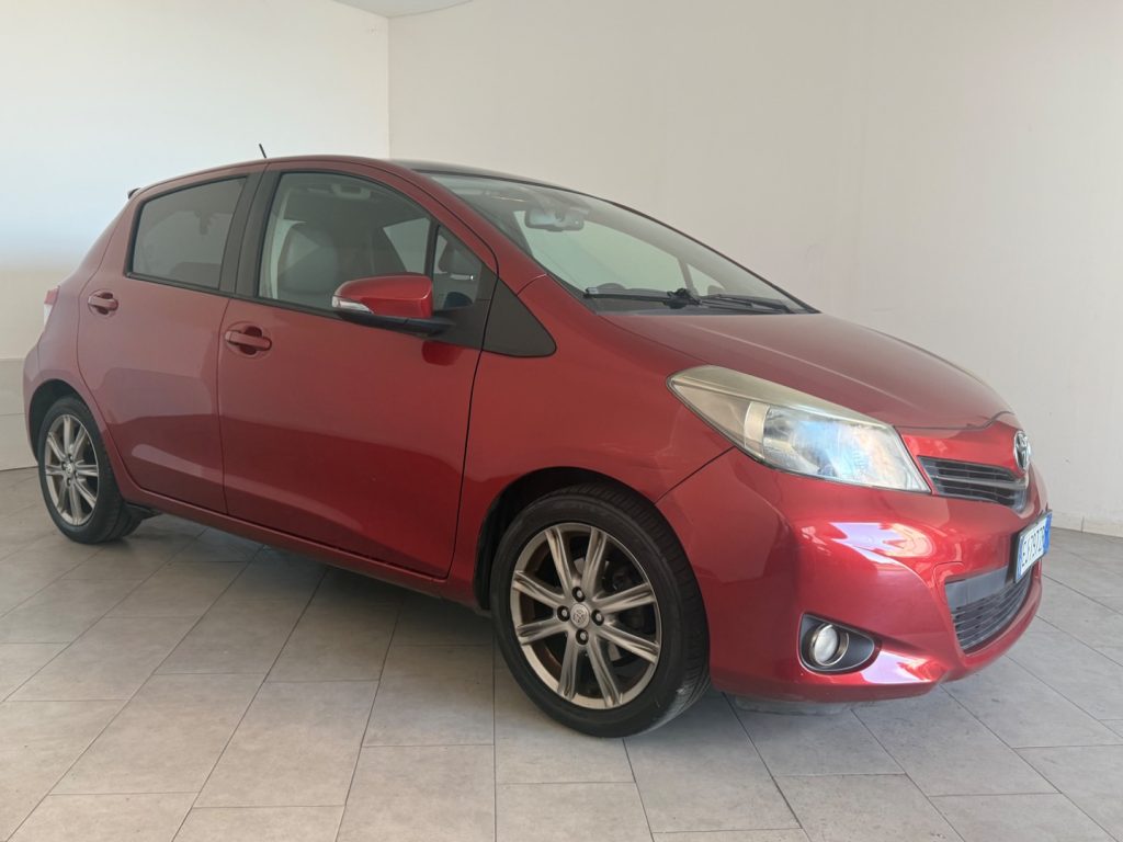TOYOTA Yaris 1.3 5 porte Active - 3