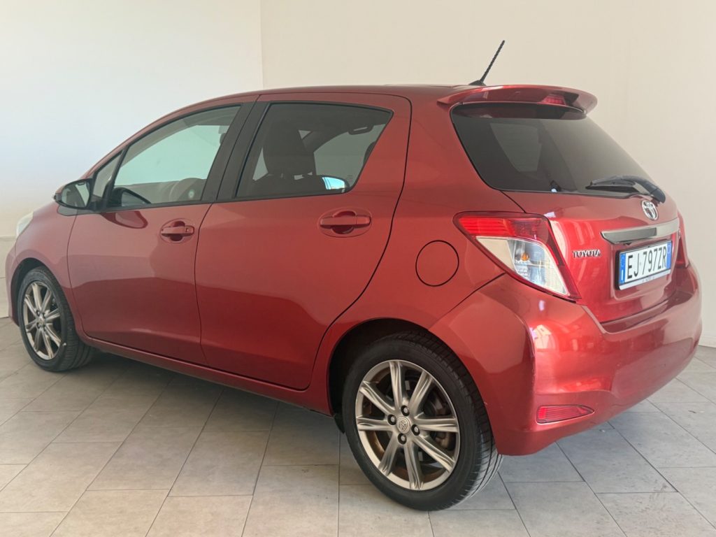 TOYOTA Yaris 1.3 5 porte Active - 6
