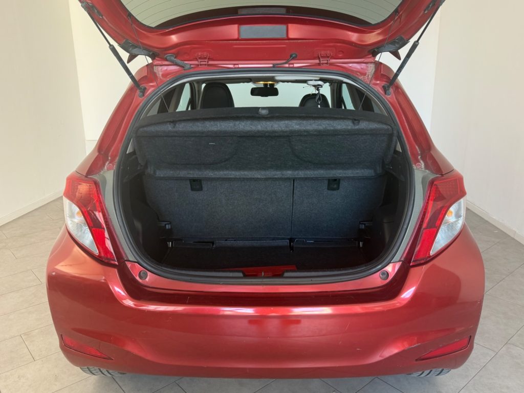TOYOTA Yaris 1.3 5 porte Active - 7