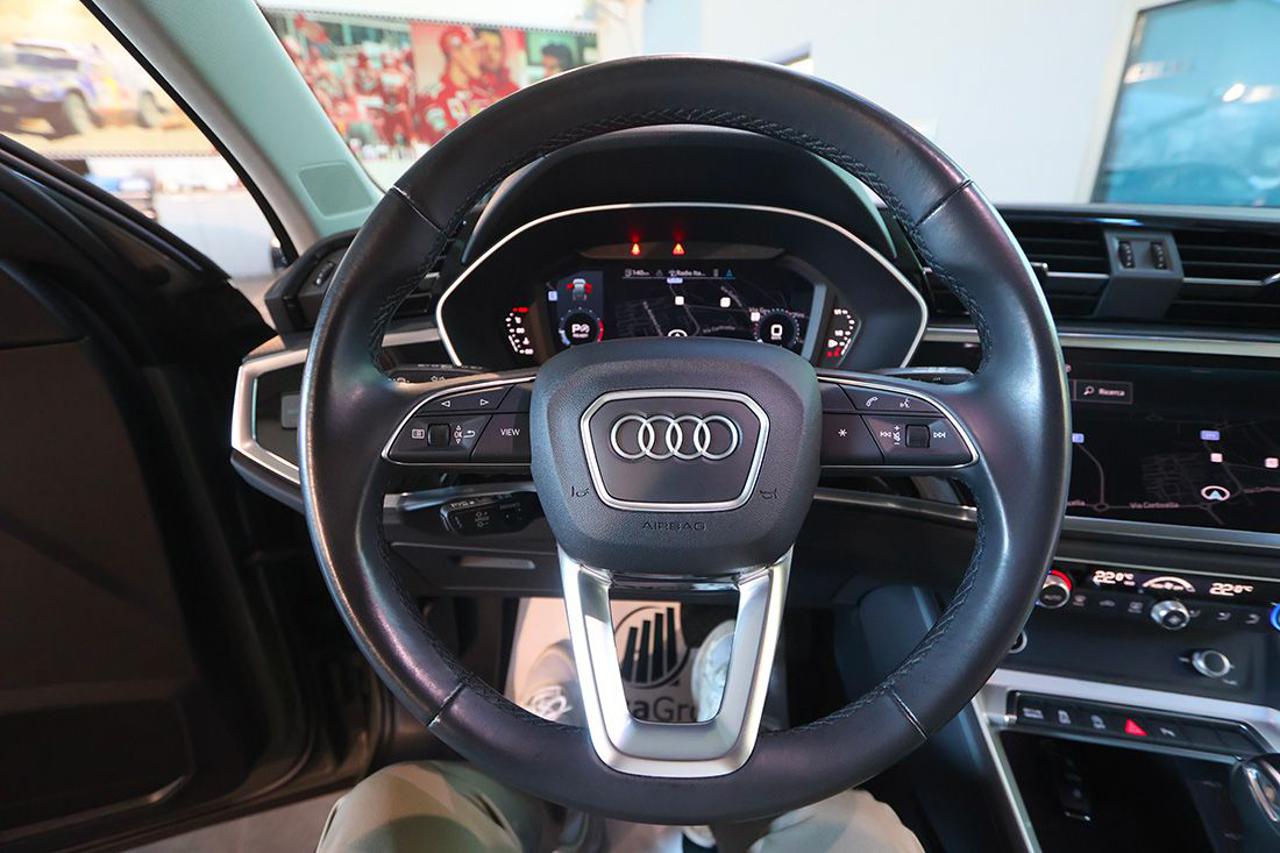 AUDI Q3 40 TFSI Sportback Quattro S-Tronic Business Plus - 21