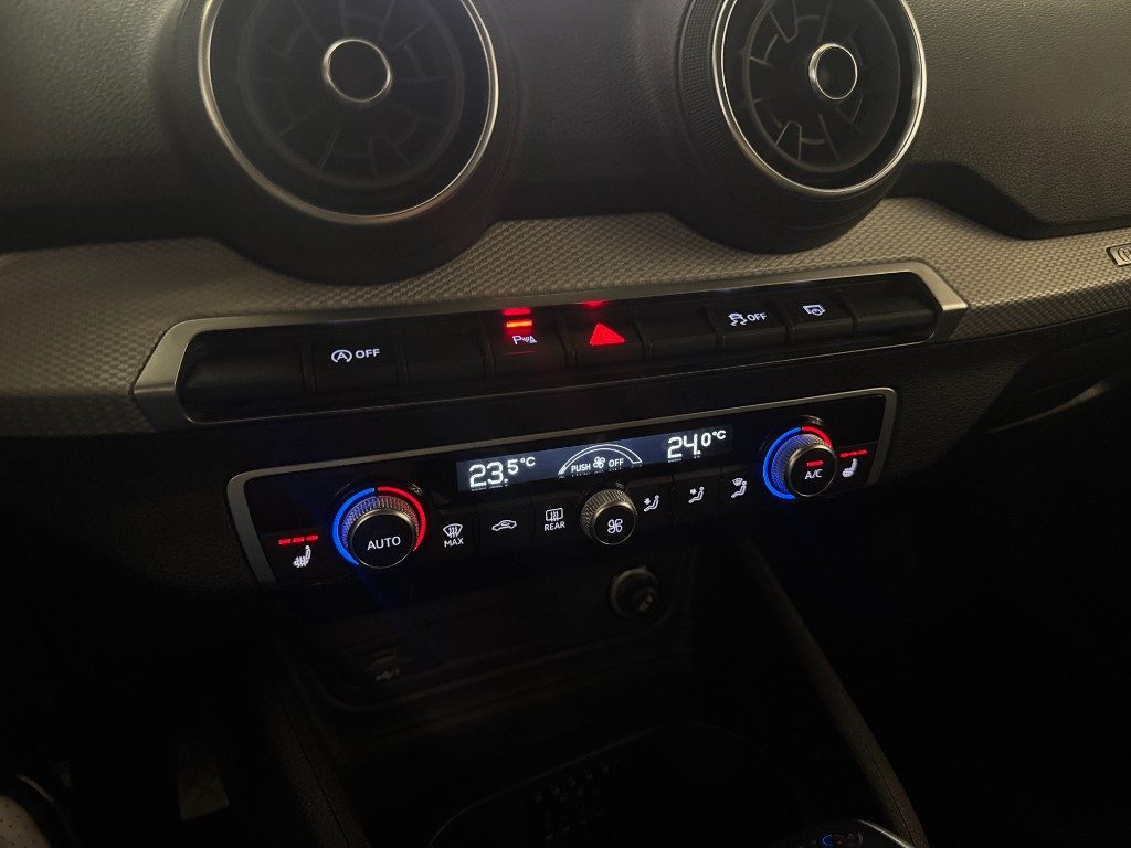 AUDI Q2 35 TFSI STRONIC Business Advanced+CAMERA+NAV - 16