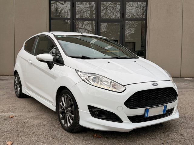 FORD Fiesta Bianco pastello