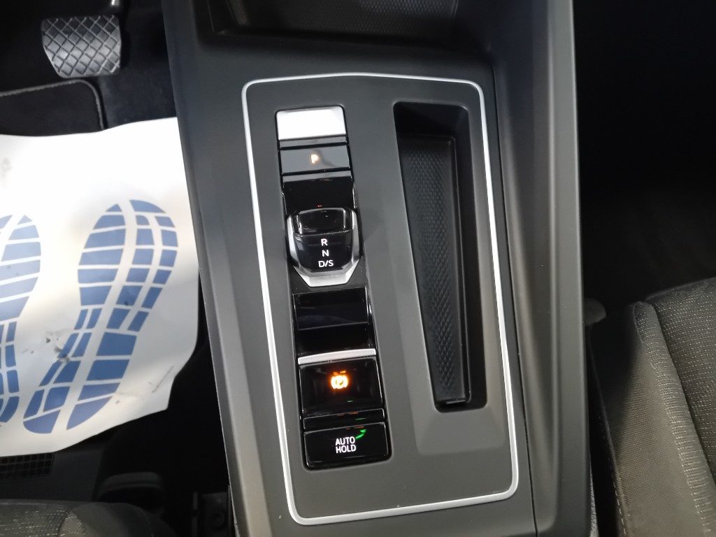 Clicca per ingrandire Golf - 1.0 eTSI EVO DSG Life