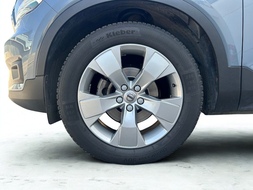 VOLVO XC40 T3 Geartronic Momentum - Grid Foto 9