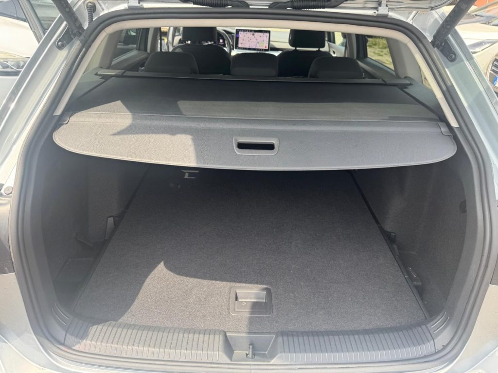 VOLKSWAGEN Golf Variant 2.0 TDI 150 CV DSG Edition Plus - 21