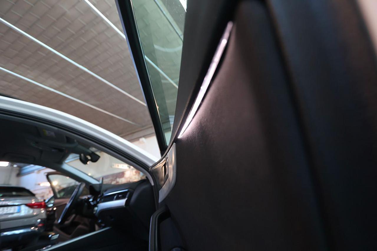 AUDI A4 35 TDI Avant S-Tronic S-Line - 38