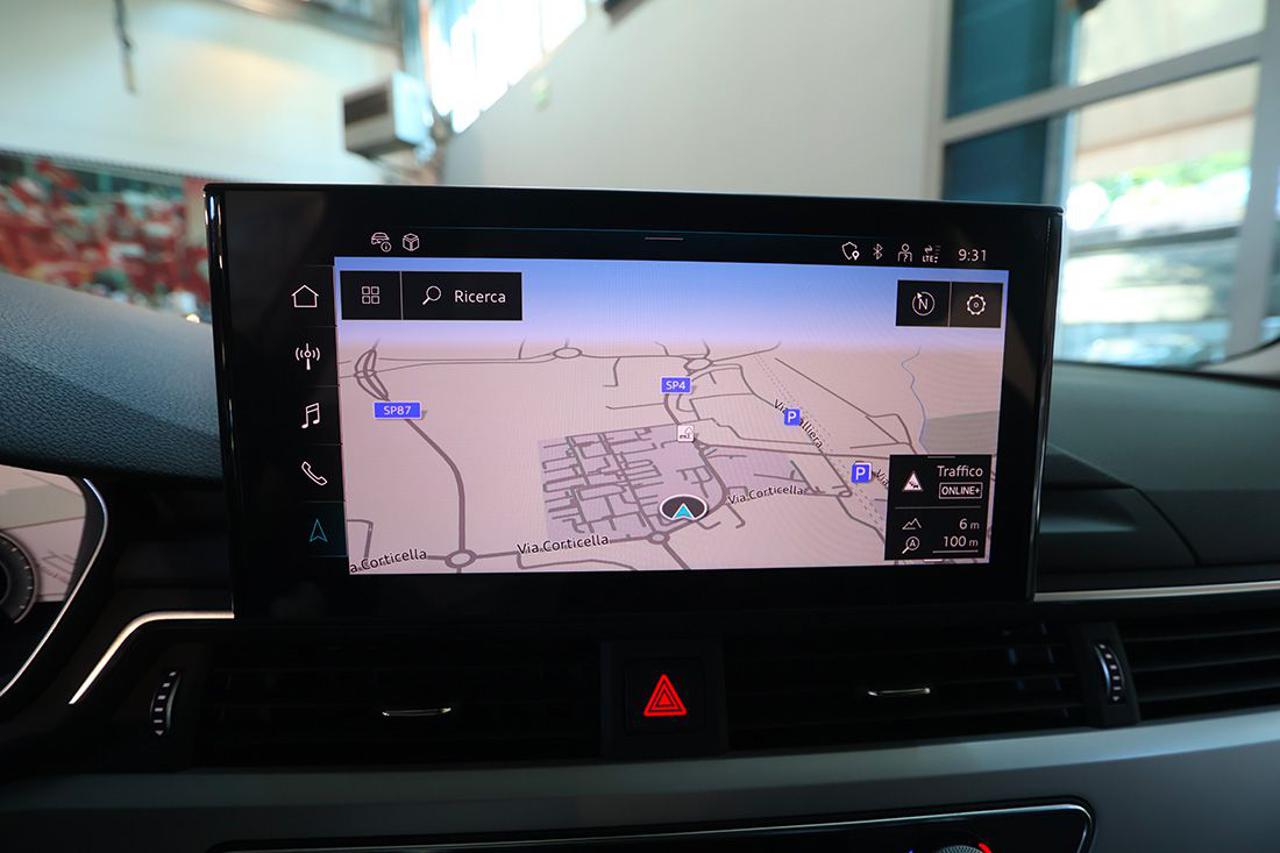 AUDI A4 35 TDI Avant S-Tronic S-Line - 24