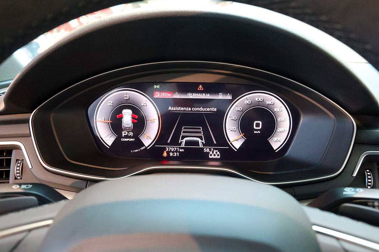 AUDI A4 35 TDI Avant S-Tronic S-Line - 32