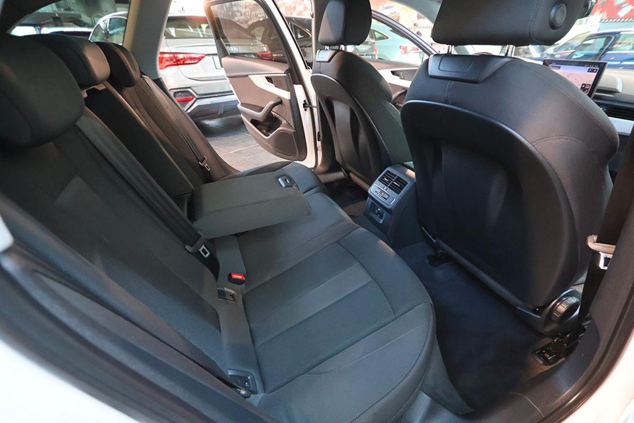AUDI A4 35 TDI Avant S-Tronic S-Line - 19