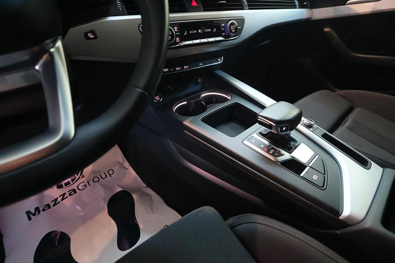 AUDI A4 35 TDI Avant S-Tronic S-Line - 37