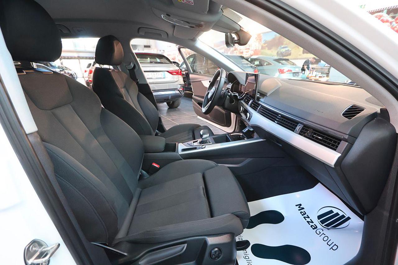 AUDI A4 35 TDI Avant S-Tronic S-Line - 42