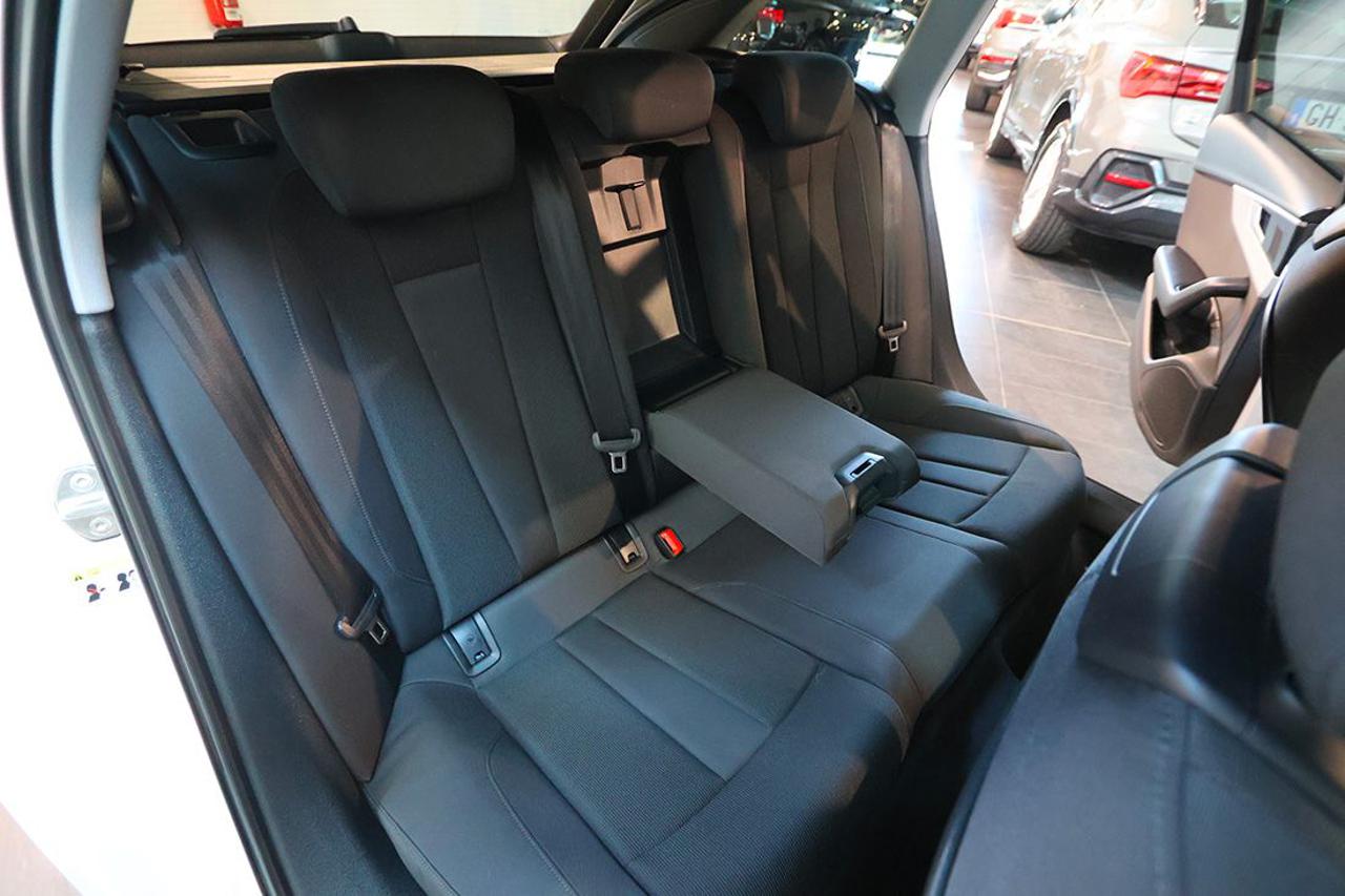 AUDI A4 35 TDI Avant S-Tronic S-Line - 20