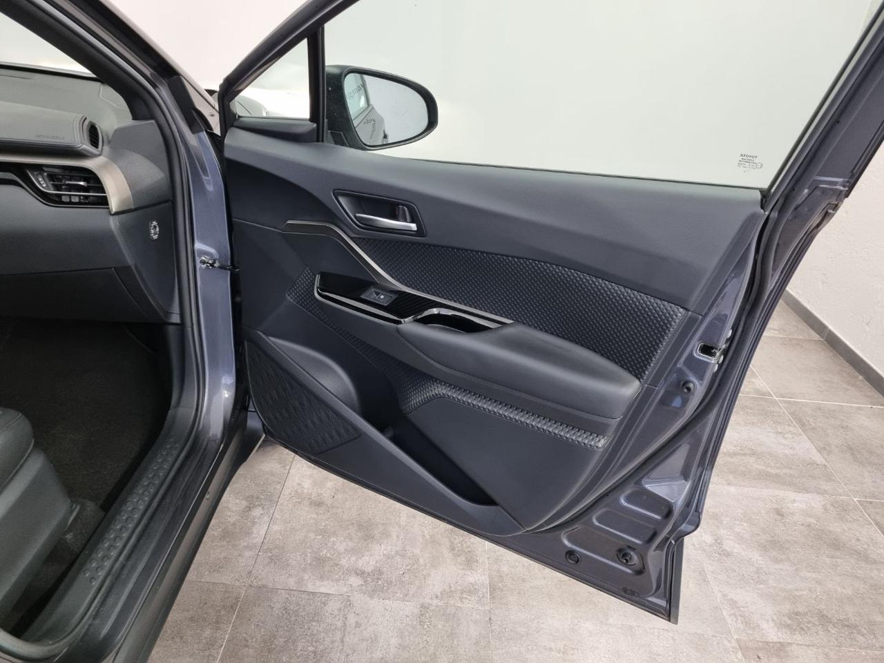 TOYOTA C-HR 1.8 Hybrid E-CVT Dynamic - 26