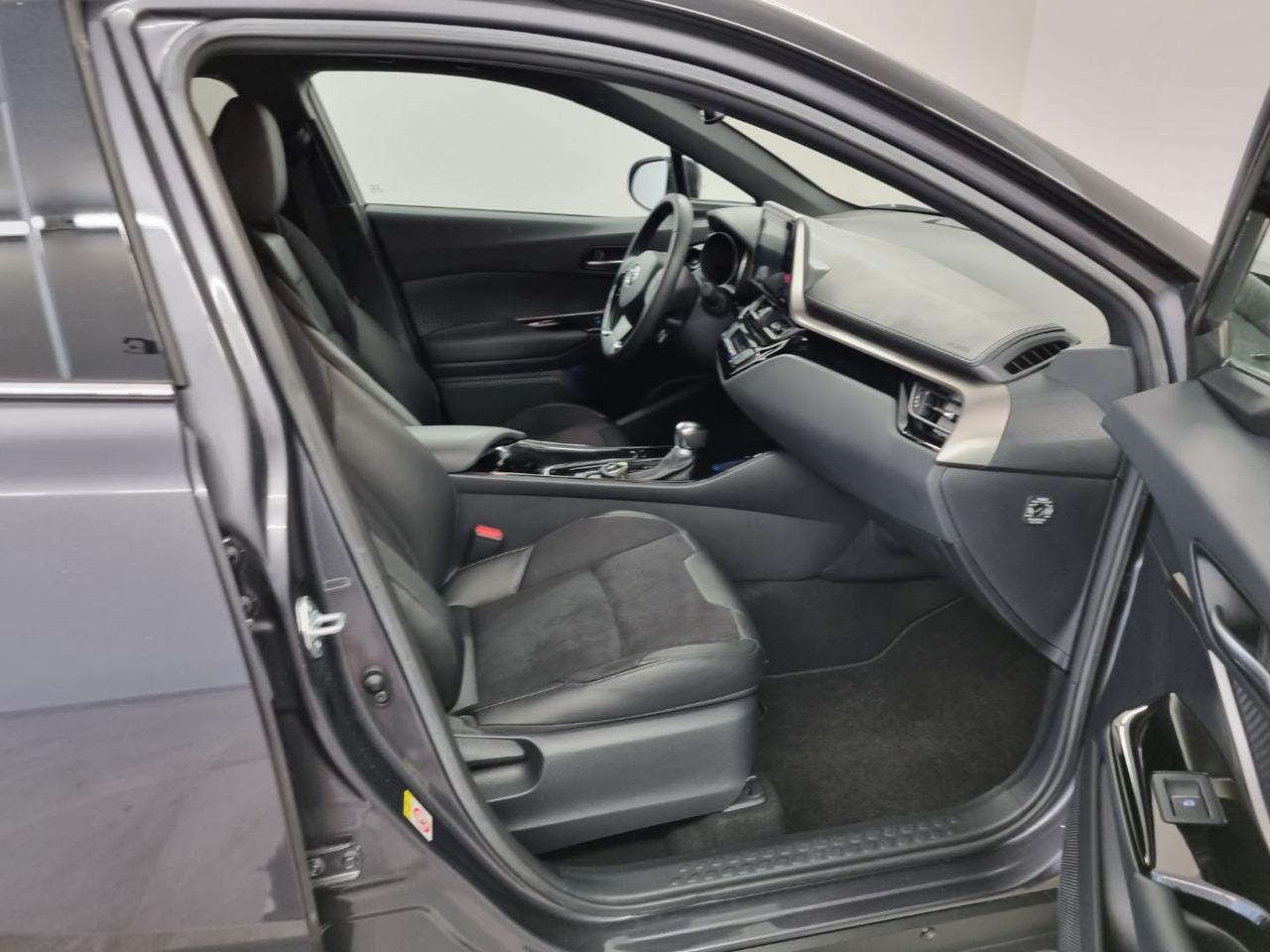 TOYOTA C-HR 1.8 Hybrid E-CVT Dynamic - 12