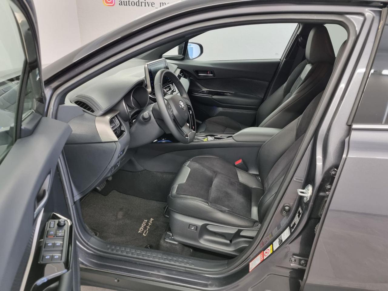 TOYOTA C-HR 1.8 Hybrid E-CVT Dynamic - 11