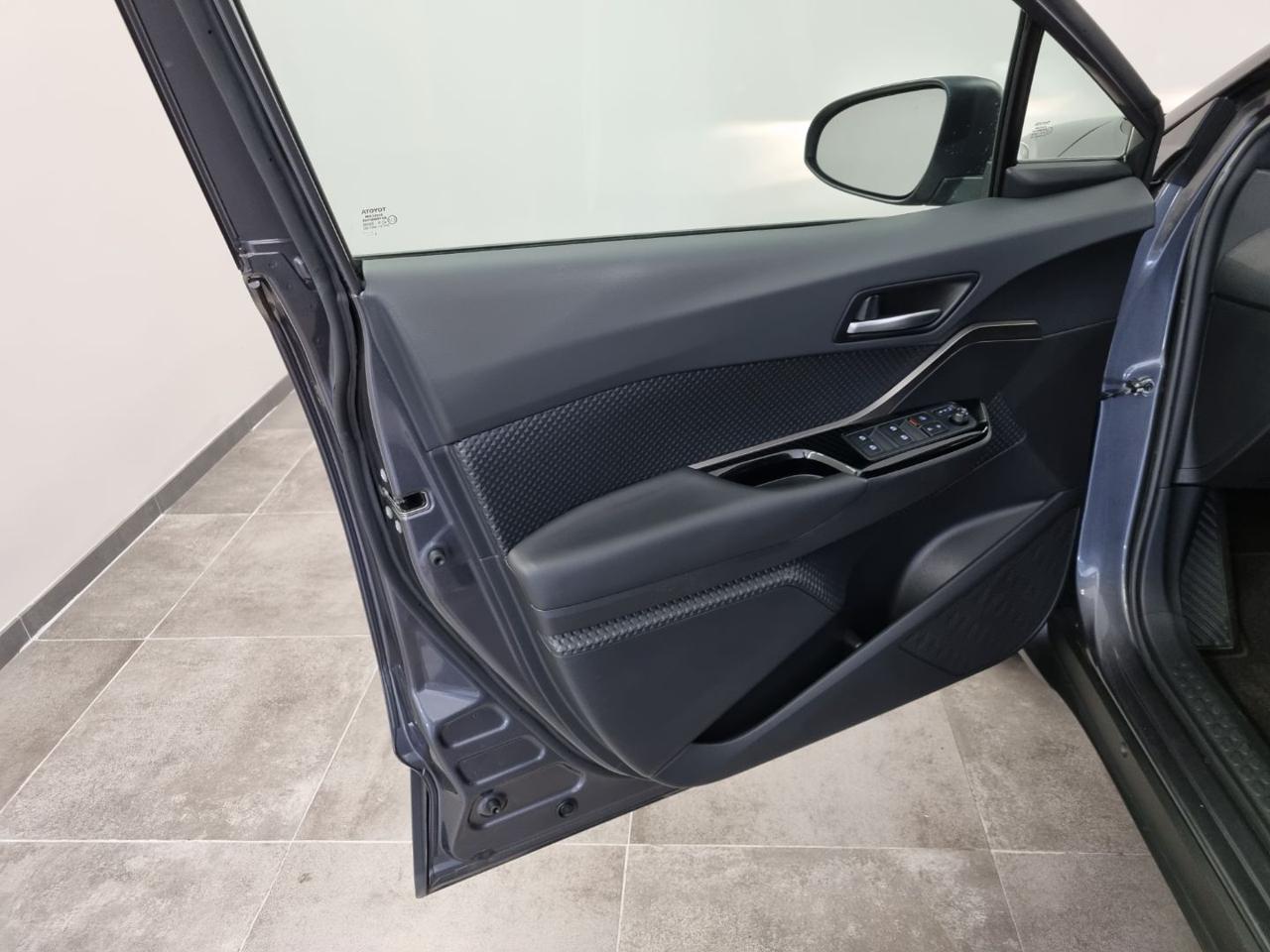 TOYOTA C-HR 1.8 Hybrid E-CVT Dynamic - 19