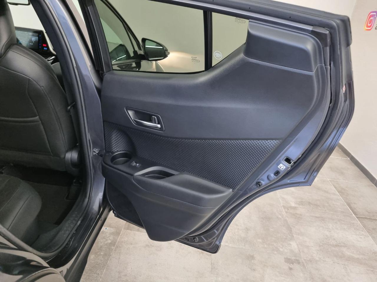 TOYOTA C-HR 1.8 Hybrid E-CVT Dynamic - 24