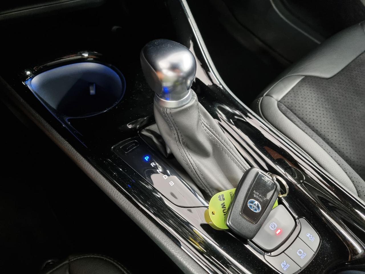 TOYOTA C-HR 1.8 Hybrid E-CVT Dynamic - 9