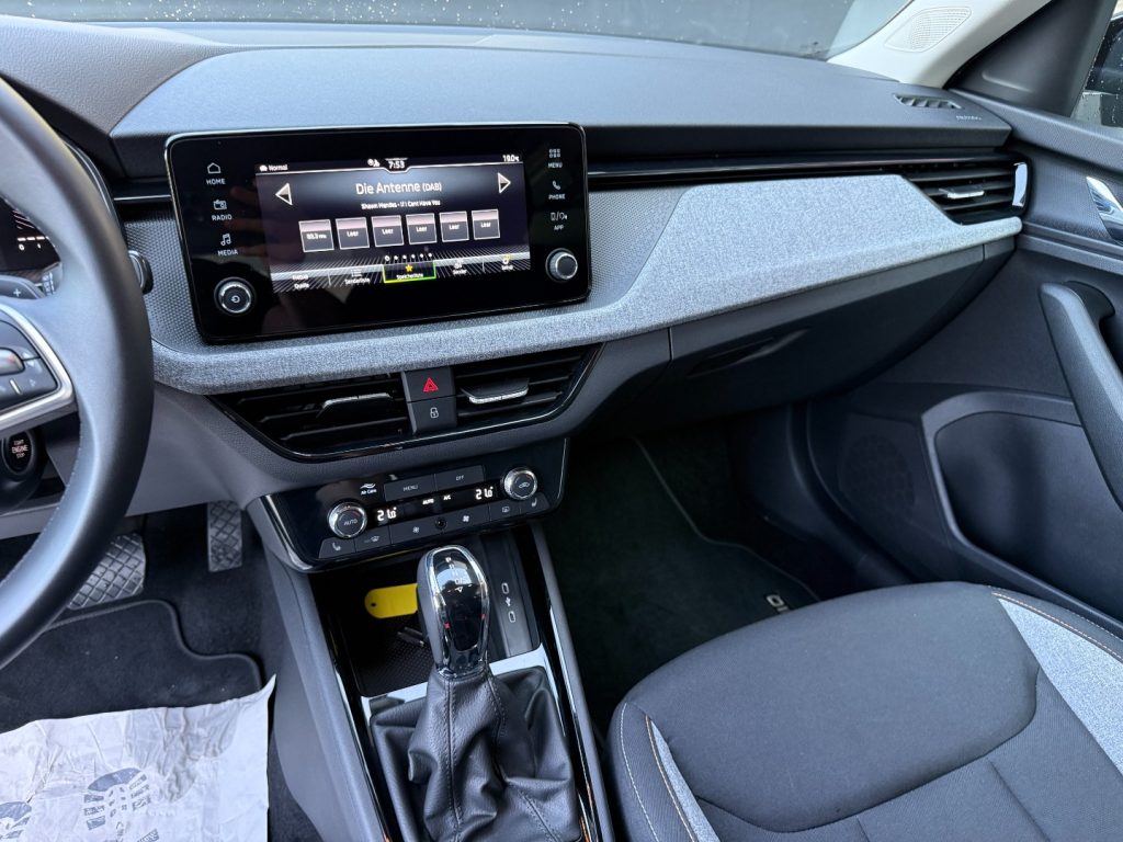 SKODA Kamiq 1.0 TSI DSG Black Dots Camera LED DAB+ Keyless - 8