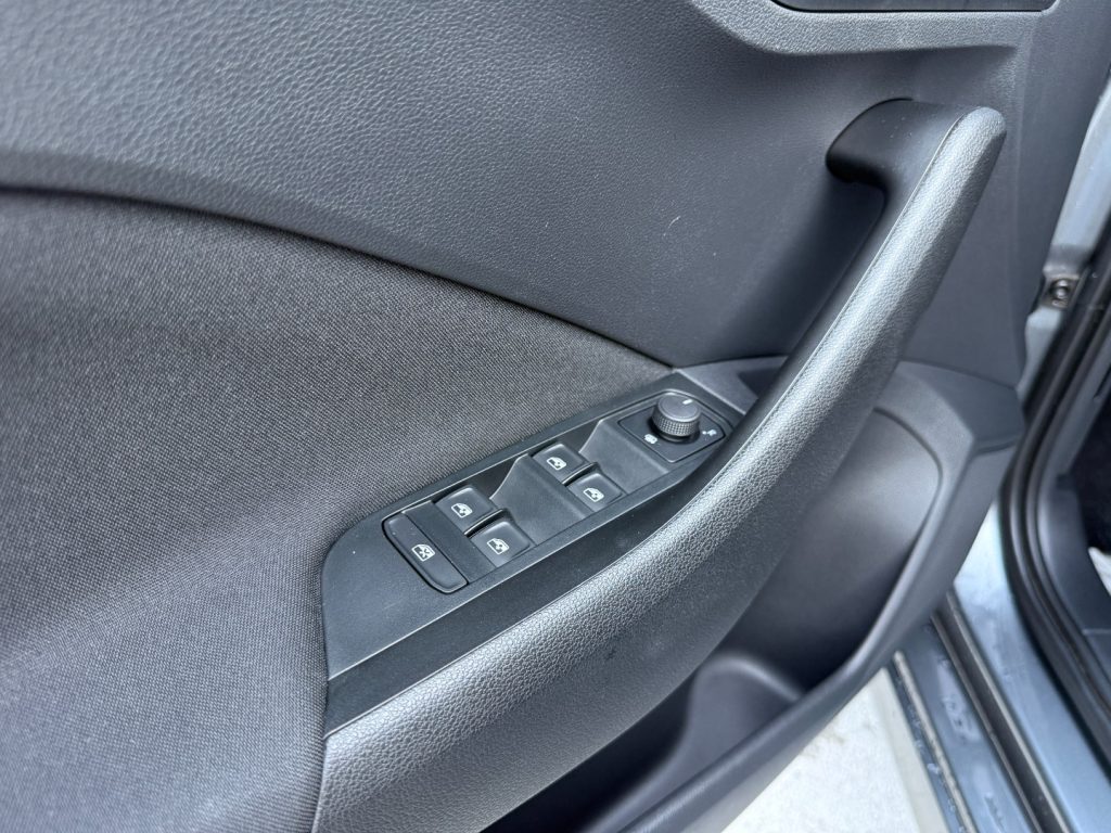 SKODA Kamiq 1.0 TSI DSG Black Dots Camera LED DAB+ Keyless - 10