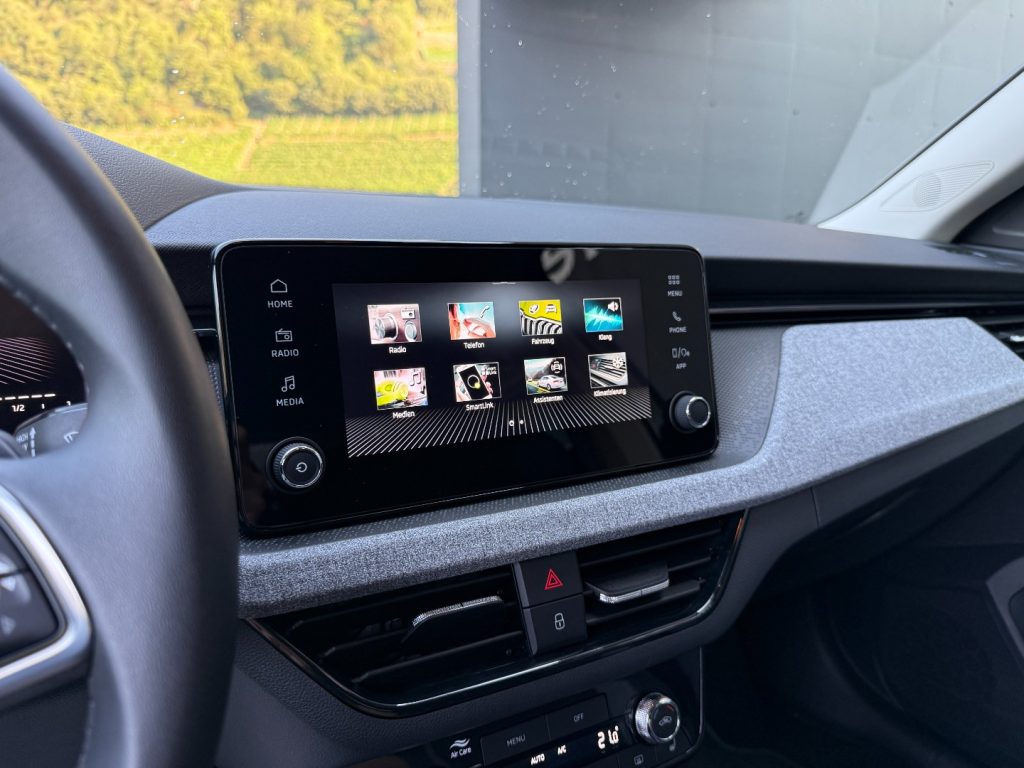 SKODA Kamiq 1.0 TSI DSG Black Dots Camera LED DAB+ Keyless - 15