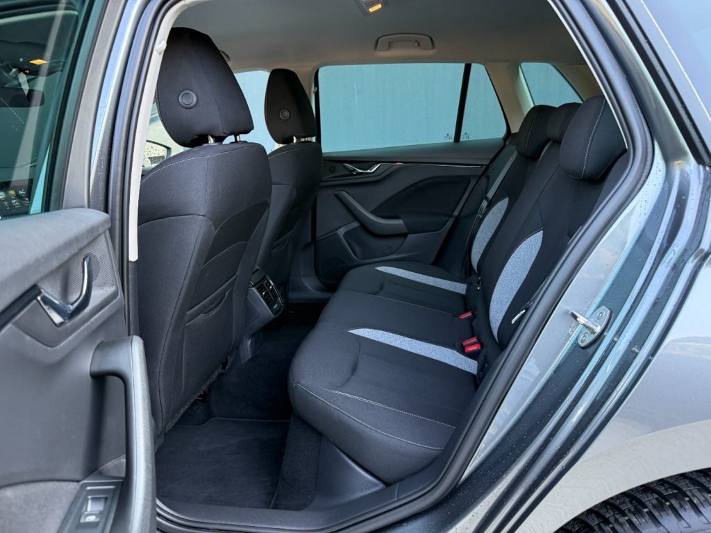 SKODA Kamiq 1.0 TSI DSG Black Dots Camera LED DAB+ Keyless - 5