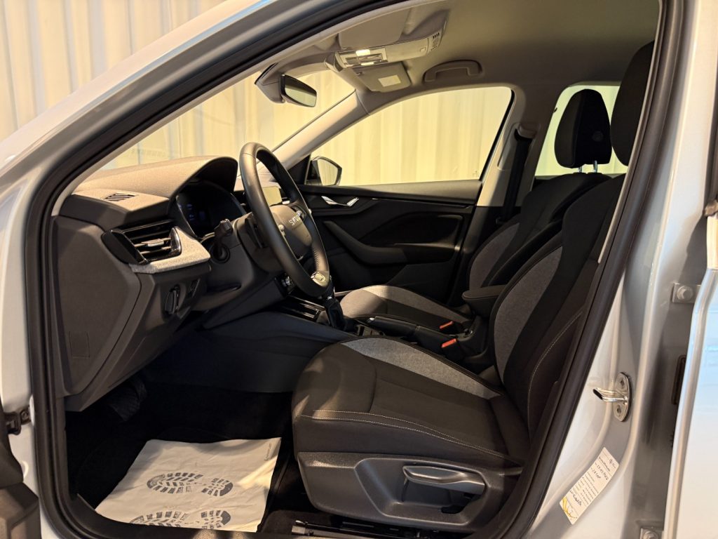 SKODA Kamiq 1.0 TSI DSG Black Dots Camera LED DAB+ Keyless - 4